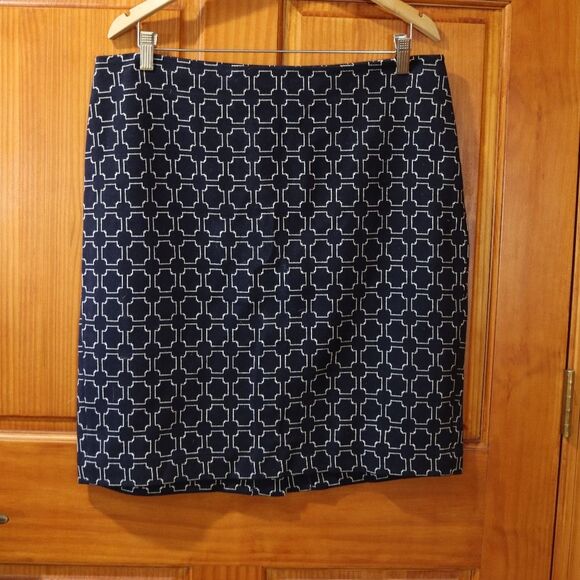 Talbots Petite Navy Blue Pattern Pencil Skirt 14 Timeless Y2K Business Casual - Picture 2 of 10
